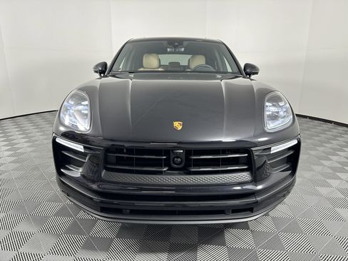 Certified 2025 Porsche Macan image 10
