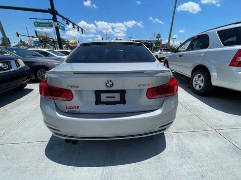 Used 2018 BMW 330i xDrive Sedan w/ Convenience Package AWD/4WD image 13
