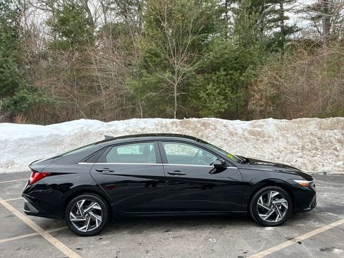 Used 2025 Hyundai Elantra SEL image 6