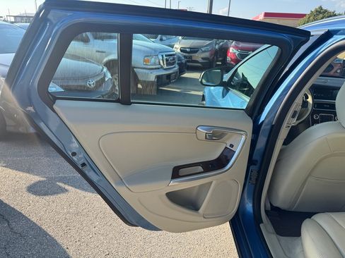 Used 2015 Volvo V60 T5 Platinum FWD image 22