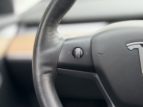 Used 2021 Tesla Model 3 Standard Range Plus image 44