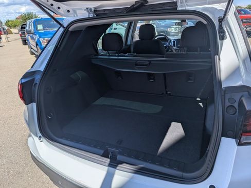 Used 2022 Chevrolet Equinox LS AWD/4WD image 26