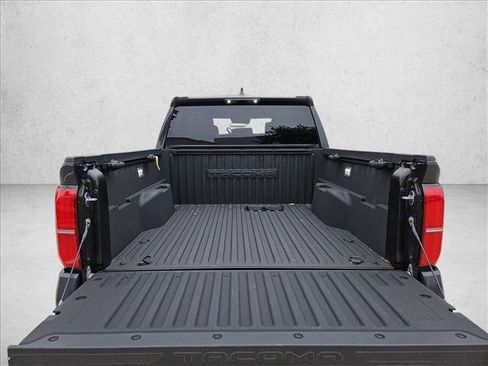 Used 2025 Toyota Tacoma SR5 AWD/4WD image 6