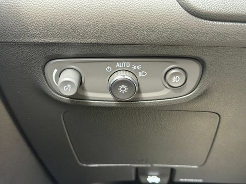 Used 2023 Buick Encore GX Preferred w/ Cold Weather Comfort Package AWD/4WD image 13