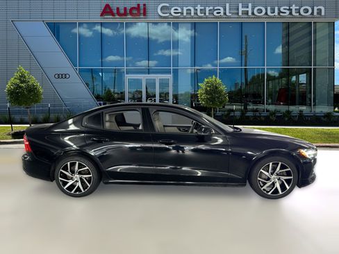 Used 2019 Volvo S60 T5 Momentum image 8