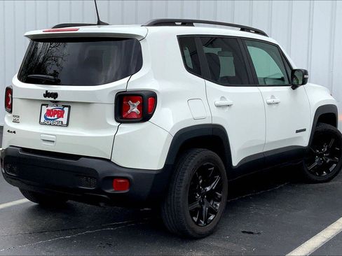 Used 2023 Jeep Renegade Altitude image 11