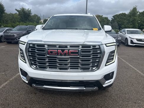 Used 2026 GMC Yukon Denali AWD/4WD image 2