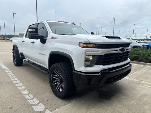Used 2024 Chevrolet Silverado 2500 Custom w/ Custom Value Package AWD/4WD image 3