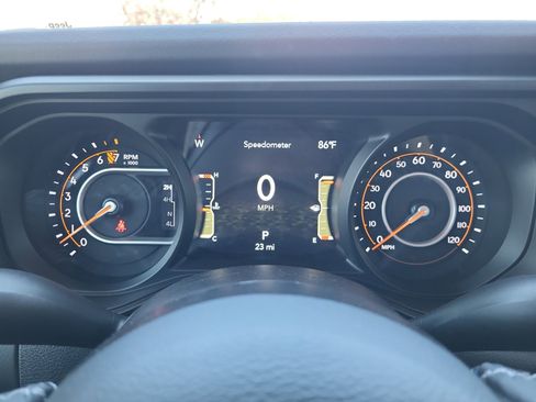 New 2025 Jeep Gladiator Rubicon w/ Convenience Group image 11