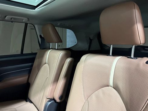 Used 2024 Toyota Grand Highlander AWD image 50
