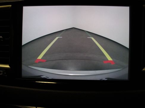 Used 2024 Chrysler Pacifica Touring-L FWD image 27