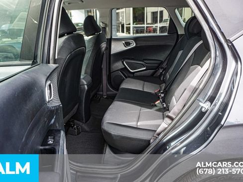 Used 2025 Kia Soul LX w/ LX Technology Package FWD image 21