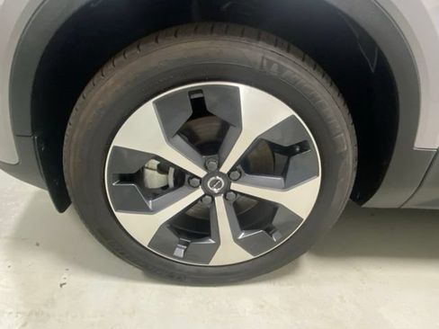 Used 2026 Volvo XC40 B5 Plus AWD/4WD image 5