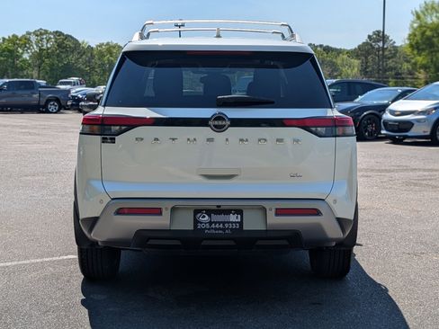 Used 2022 Nissan Pathfinder SL w/ SL Premium Package image 8