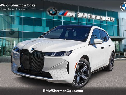 Used 2026 BMW iX xDrive60 w/ Premium Package AWD/4WD image 1
