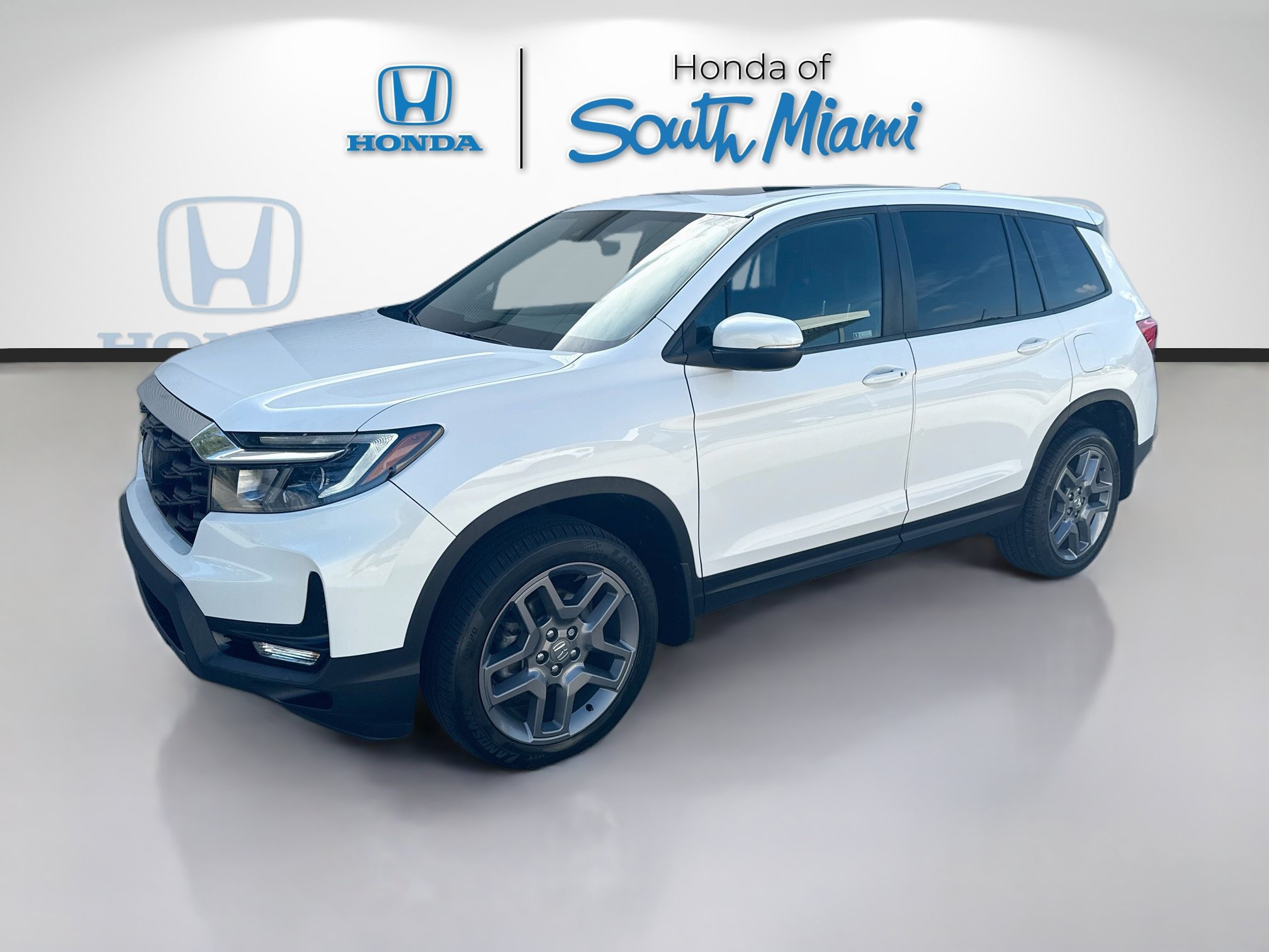 Used 2023 Honda Passport EX-L image 3