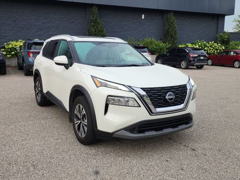 Used 2023 Nissan Rogue SV w/ SV Premium B Package AWD/4WD image 9