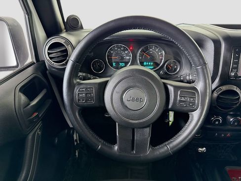 Used 2014 Jeep Wrangler Unlimited Sport w/ Connectivity Group image 10