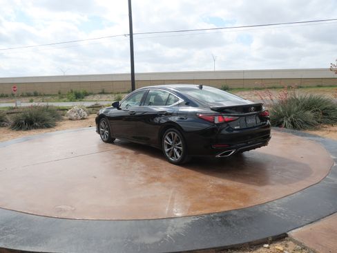 Used 2019 Lexus ES 350 F Sport w/ Accessory Package 2 image 4