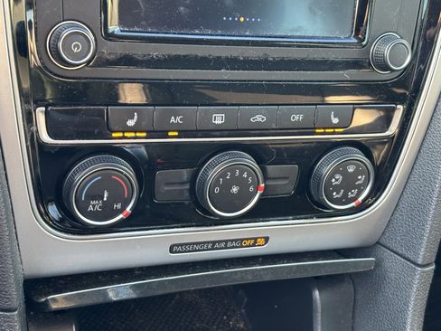 Used 2019 Volkswagen Passat 2.0T Wolfsburg w/ Wheels & Sunroof Package image 5