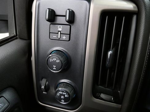 Used 2017 GMC Sierra 2500 Denali w/ Duramax Plus Package image 28