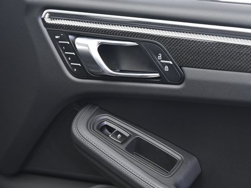 Used 2023 Porsche Macan GTS image 21