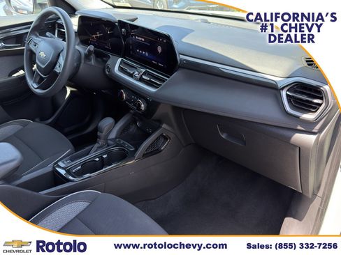 Used 2025 Chevrolet TrailBlazer LT FWD image 7