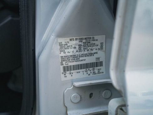 Used 2013 Ford F250 XLT w/ XLT Interior Pkg image 41