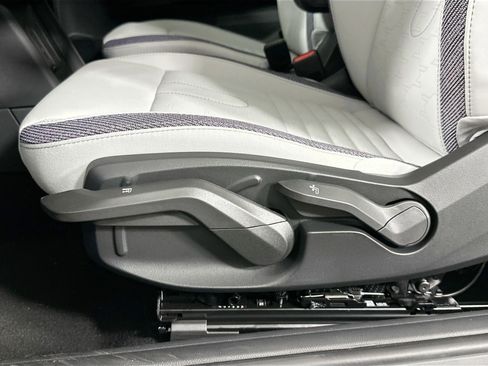 Certified 2025 MINI Cooper 2-Door Hardtop image 19