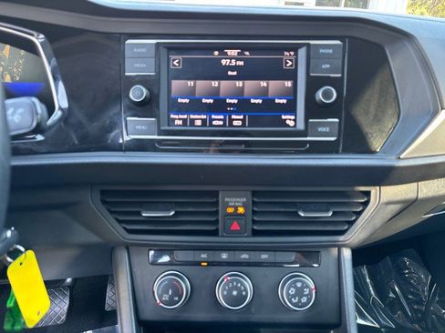 Used 2024 Volkswagen Jetta S image 17