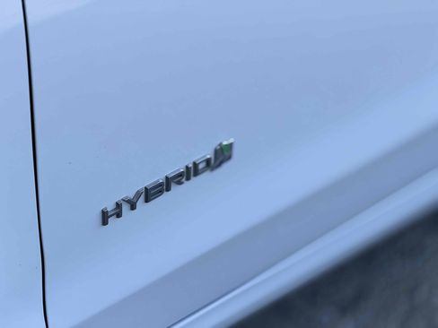 Used 2018 Ford Fusion SE w/ Equipment Group 602A FWD image 16