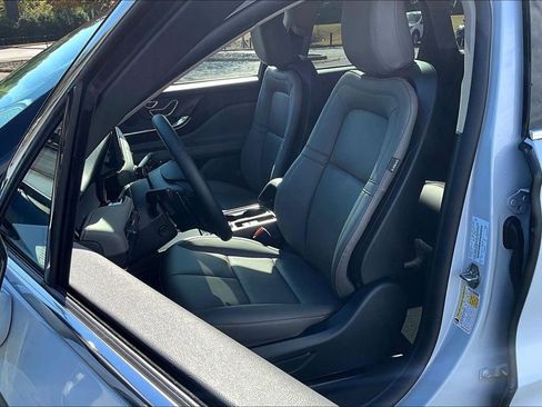 New 2026 Lincoln Corsair Premiere image 9