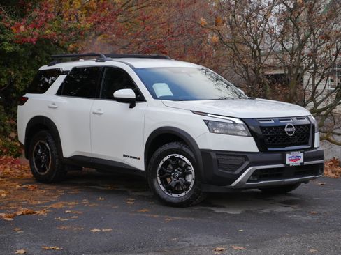 Certified 2025 Nissan Pathfinder Rock Creek image 33