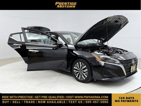 Used 2023 Nissan Altima 2.5 SV image 9
