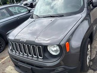 Used 2017 Jeep Renegade Latitude w/ Cold Weather Group FWD video 1