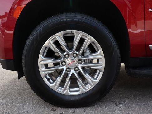 Used 2021 GMC Yukon SLT w/ Rear Media and Nav Package image 29