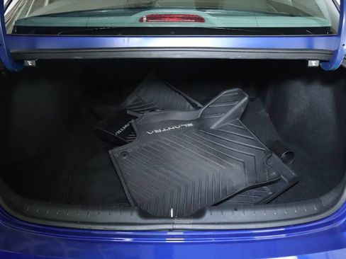 Used 2024 Hyundai Elantra SE FWD image 30