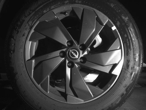 Used 2025 Nissan Rogue SV FWD image 11