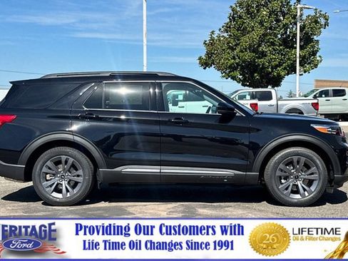 New 2024 Ford Explorer XLT w/ Equipment Group 202A image 3