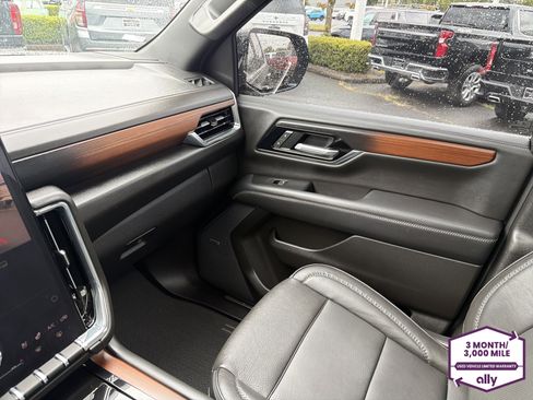 Used 2025 GMC Yukon Denali w/ Denali Reserve Package AWD/4WD image 25