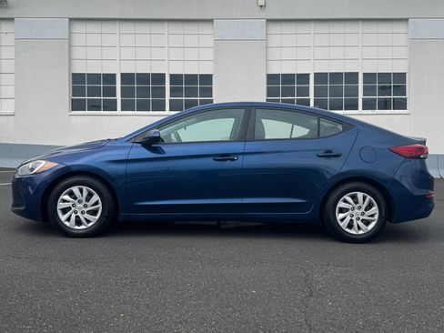 Used 2017 Hyundai Elantra SE image 4