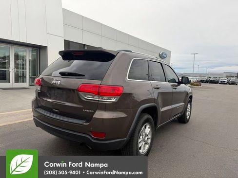Used 2018 Jeep Grand Cherokee Laredo image 4