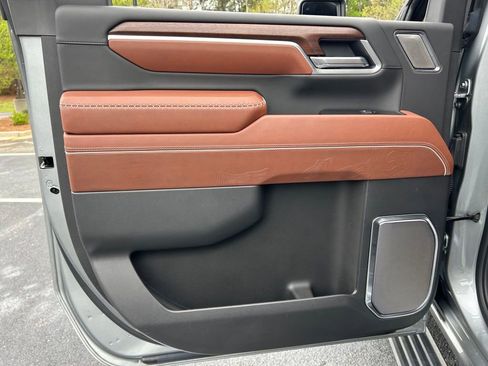 Used 2025 GMC Sierra 2500 Denali Ultimate image 61