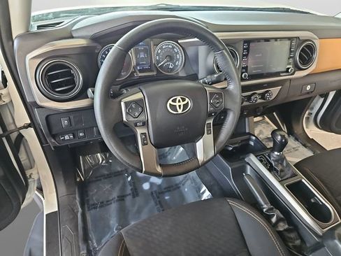 Used 2020 Toyota Tacoma SR5 RWD image 13
