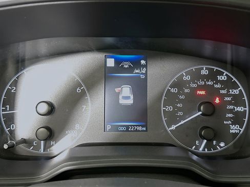 Used 2024 Toyota Corolla Cross L image 19