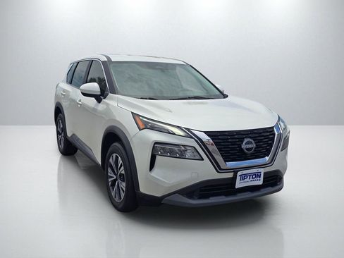 Used 2023 Nissan Rogue SV FWD image 3