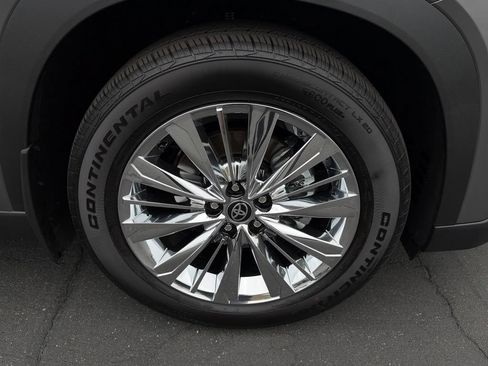 Used 2026 Toyota Grand Highlander AWD image 9