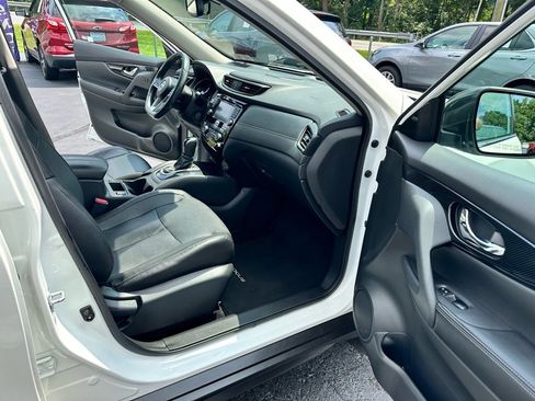 Used 2017 Nissan Rogue SL image 13