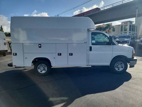 New 2025 Chevrolet Express 3500 w/ Power Convenience Package image 9