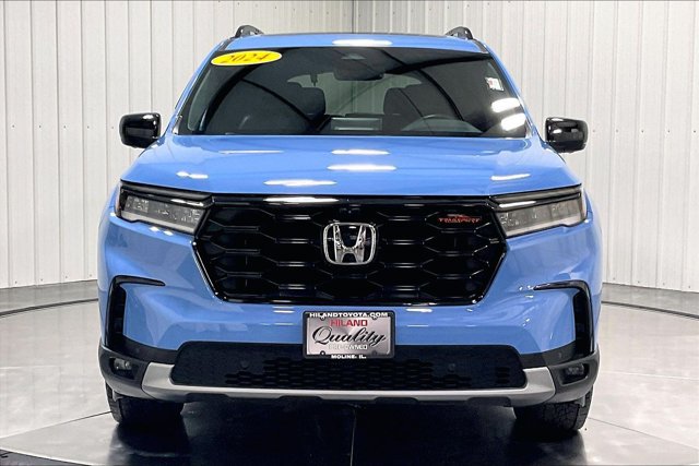 Used 2024 Honda Pilot TrailSport image 2